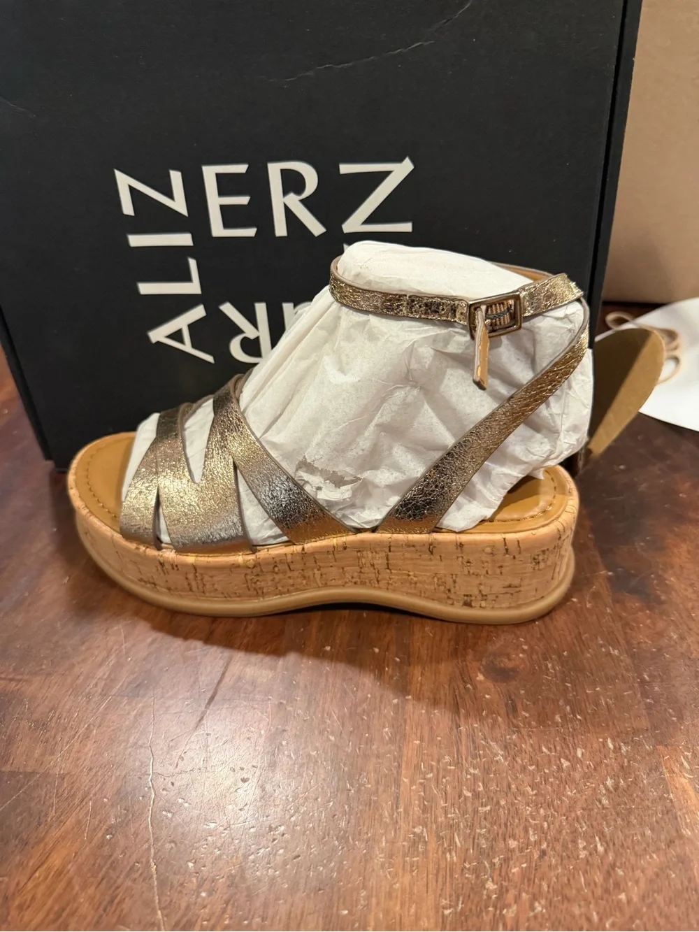 Naturalizer Women's Riley Platform Heel Strappy Sandal Light Bronze size 6.5 M